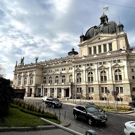 Sweet Home Near Opera House Lviv Extérieur photo
