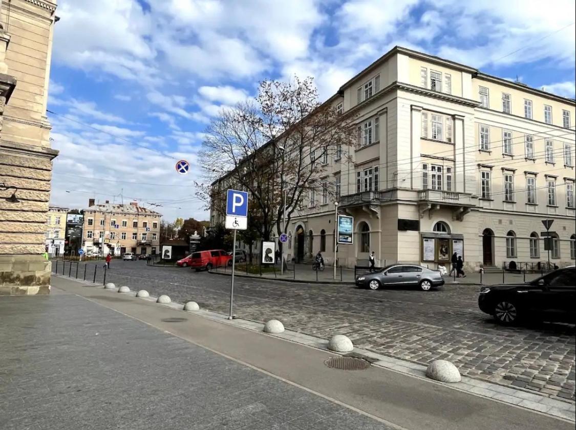 Sweet Home Near Opera House Lviv Extérieur photo